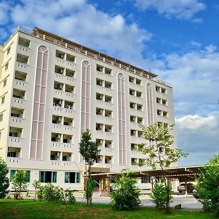 Hotel Larrivee Bang Bo Exterior foto