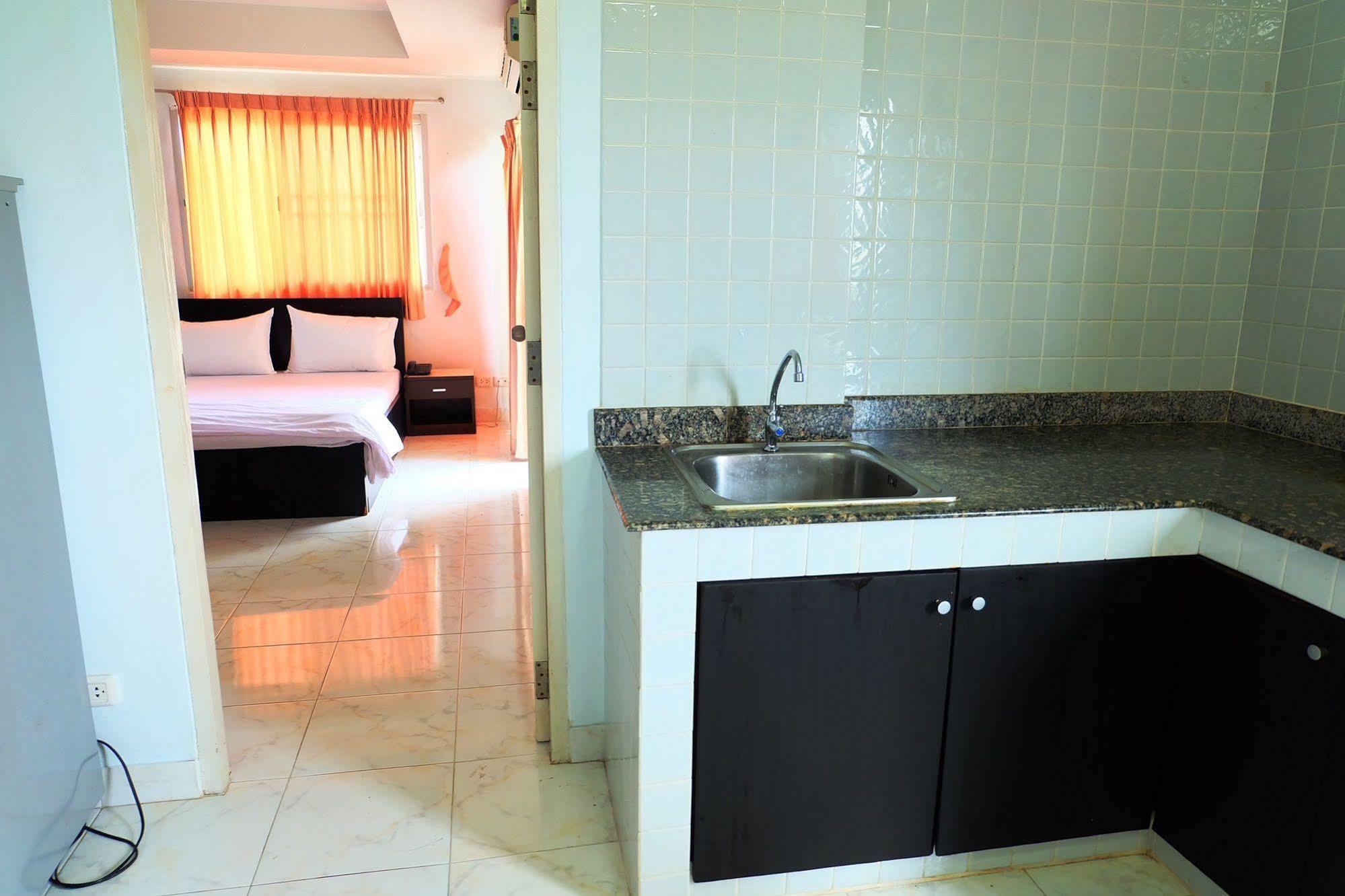 Hotel Larrivee Bang Bo Exterior foto