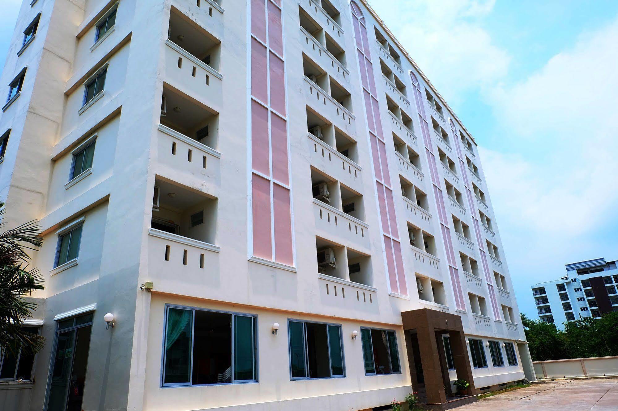 Hotel Larrivee Bang Bo Exterior foto