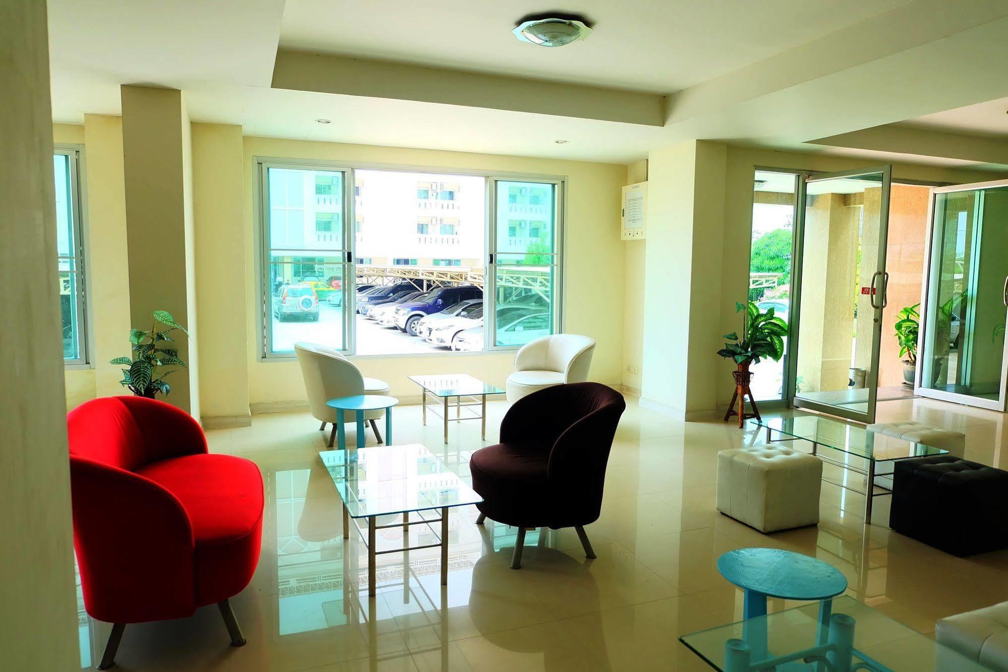 Hotel Larrivee Bang Bo Exterior foto